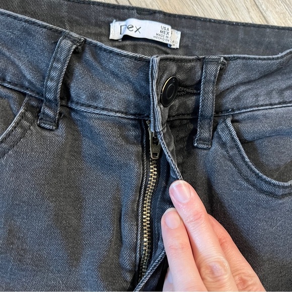 🔥SALE - Any 4 for $20. Dex Skinny Jeans - Picture 5 of 7